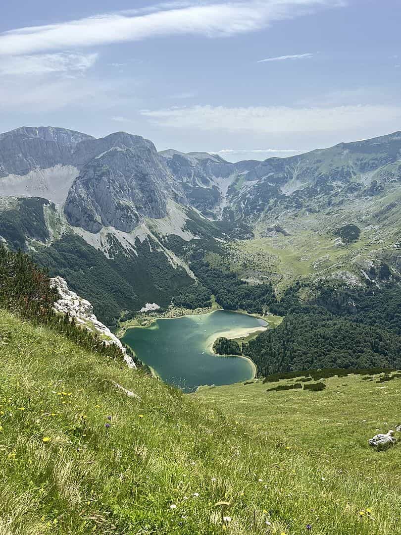 Unspoilt scenery, fantastic wine